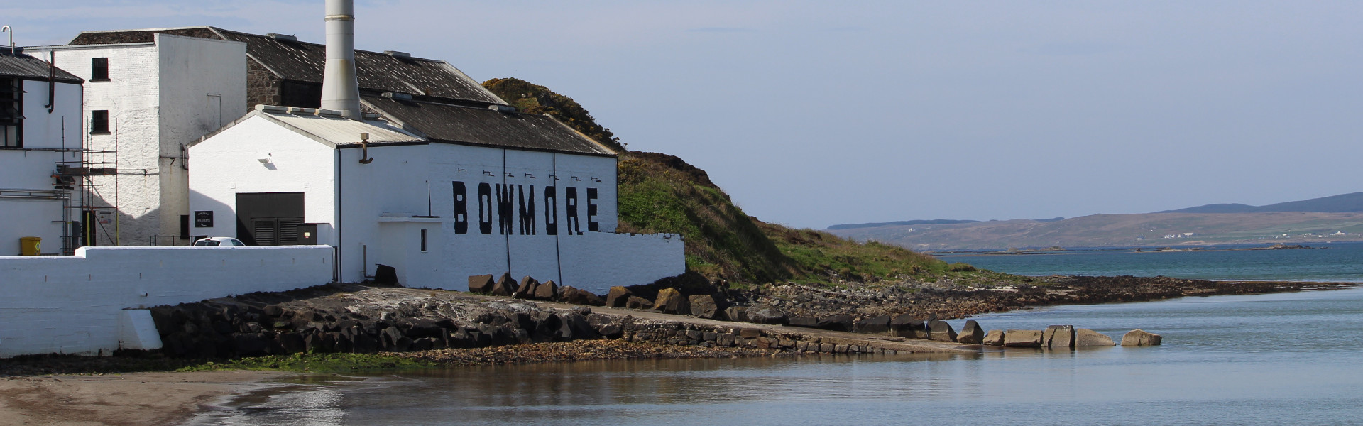 Bowmore Distillery on the shores of Lochindaal