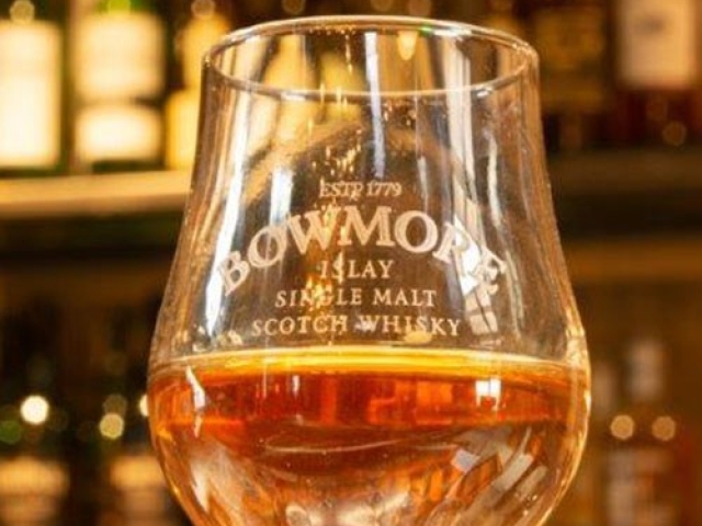 Bowmore-whisky-1