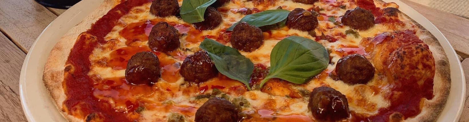 A delicious meatball pizza from Peatzeria on Islay