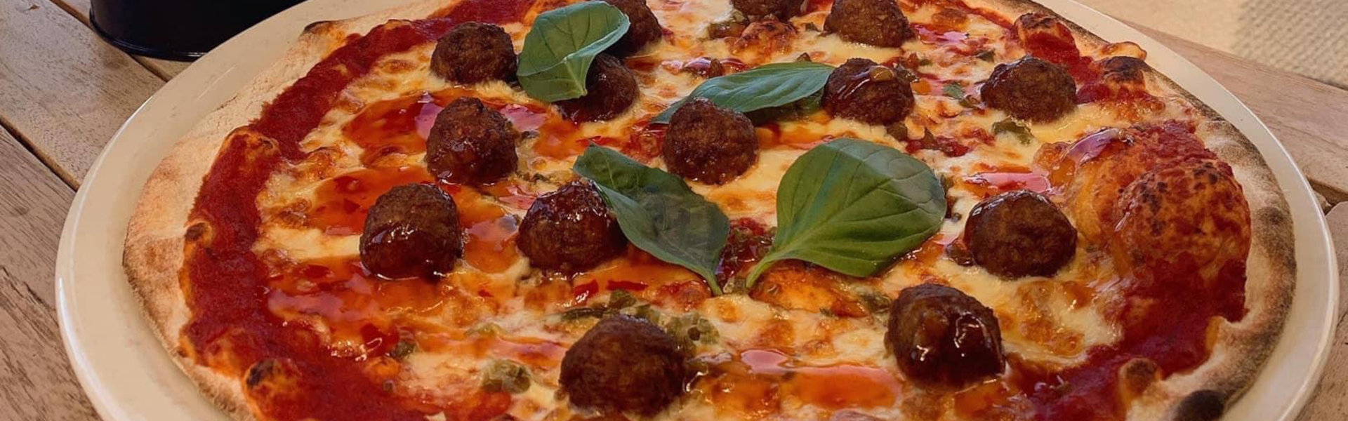 A delicious meatball pizza from Peatzeria on Islay